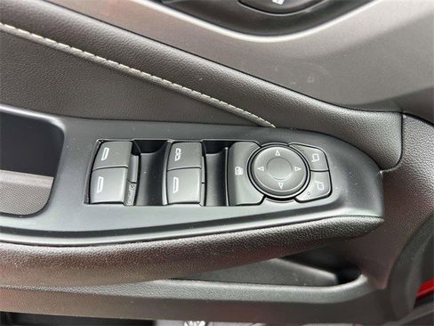 Used 2023 Chevrolet Traverse LT image 24