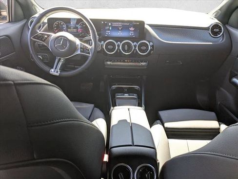 Used 2025 Mercedes-Benz GLA 250 image 18