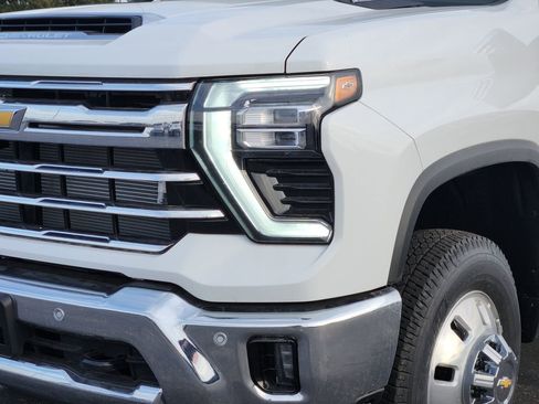 New 2026 Chevrolet Silverado 3500 LTZ w/ LTZ Texas Edition image 5