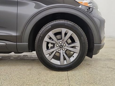 New 2024 Ford Explorer XLT w/ Equipment Group 202A image 14