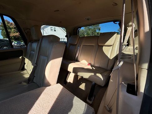Used 2011 Ford Expedition XLT w/ 202A Rapid Spec Order Code image 11