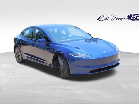Used 2025 Tesla Model 3 Long Range RWD image 3