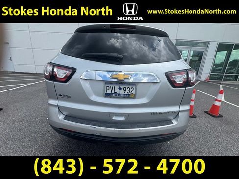 Used 2015 Chevrolet Traverse LS FWD image 7