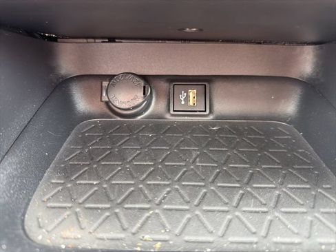 Used 2025 Toyota RAV4 XLE Premium w/ Weather Package AWD/4WD image 35