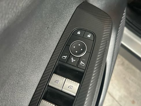 Used 2023 Mitsubishi Outlander SE image 28