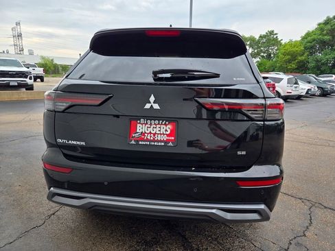 New 2025 Mitsubishi Outlander SE image 12