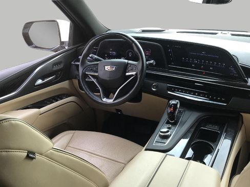 Used 2023 Cadillac Escalade ESV Premium Luxury AWD/4WD image 7