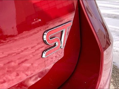 Used 2022 Ford Explorer ST w/ Equipment Group 401A image 8