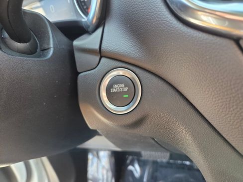 Used 2024 Chevrolet Equinox LT FWD image 28