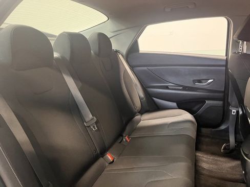 Used 2024 Hyundai Elantra SE image 13