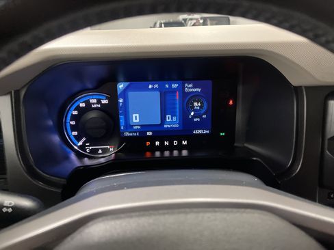 Used 2022 Ford Bronco Wildtrak image 32