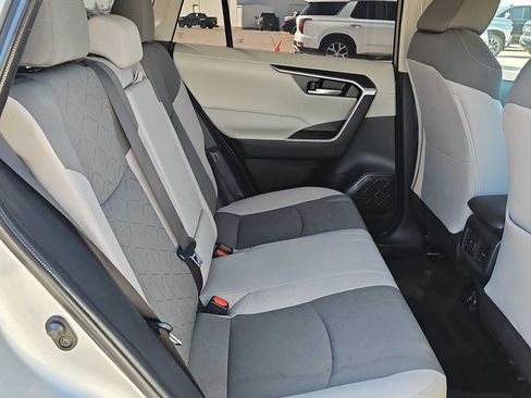 Used 2025 Toyota RAV4 XLE w/ Convenience Package FWD image 17