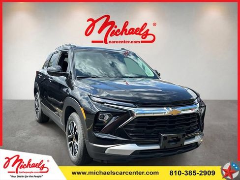 Used 2025 Chevrolet TrailBlazer LT FWD image 1
