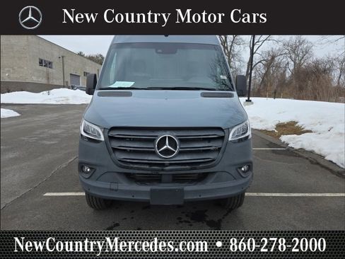 Used 2022 Mercedes-Benz Sprinter 2500 image 13