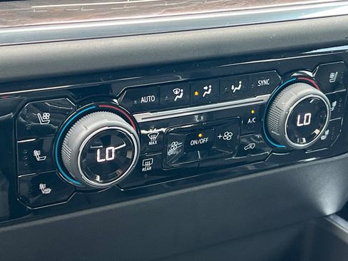 Certified 2025 Chevrolet Silverado 1500 LTZ image 28