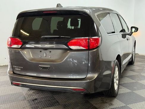 Used 2020 Chrysler Pacifica Touring w/ Cold Weather Group image 11