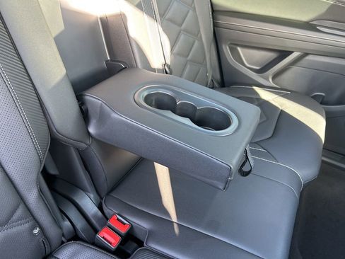 New 2026 Volkswagen Atlas Cross Sport SE image 45