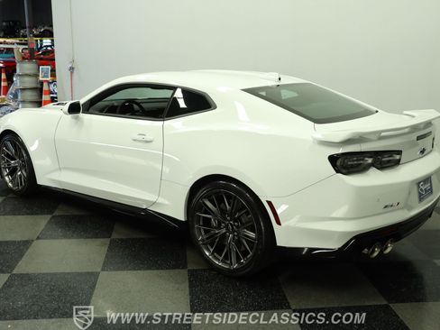 Used 2023 Chevrolet Camaro ZL1 RWD image 7