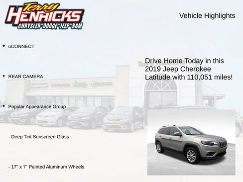 Used 2019 Jeep Cherokee Latitude w/ Popular Appearance Group AWD/4WD image 4
