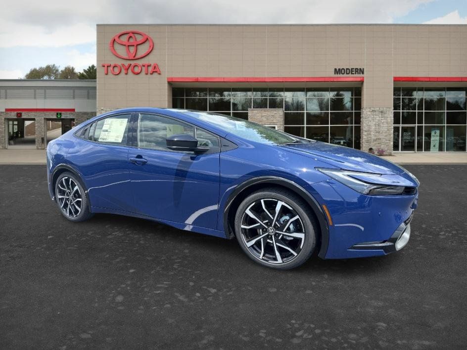 New 2026 Toyota Prius Plug-In Hybrid FWD image 2