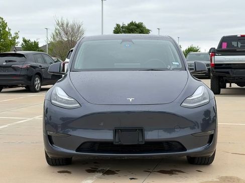 Used 2023 Tesla Model Y Long Range image 2