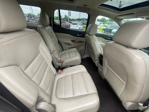 Used 2017 GMC Acadia Denali w/ Technology Package AWD/4WD image 30