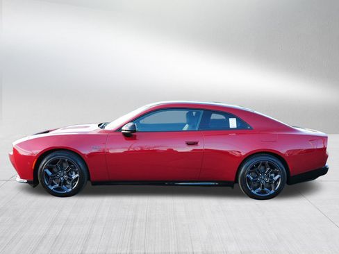 Used 2025 Dodge Charger R/T w/ Sun & Sound Package image 4