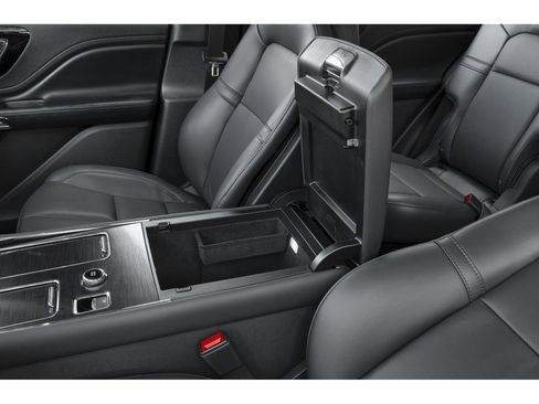 New 2026 Lincoln Aviator 2WD image 35