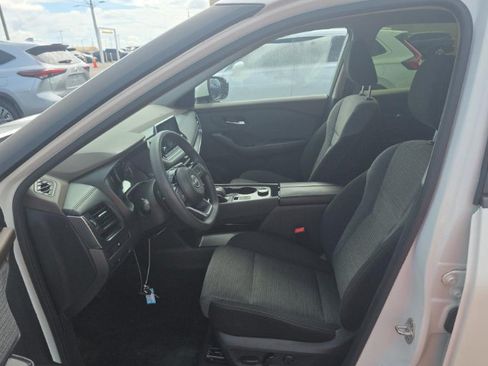 Used 2023 Nissan Rogue SV AWD/4WD image 8