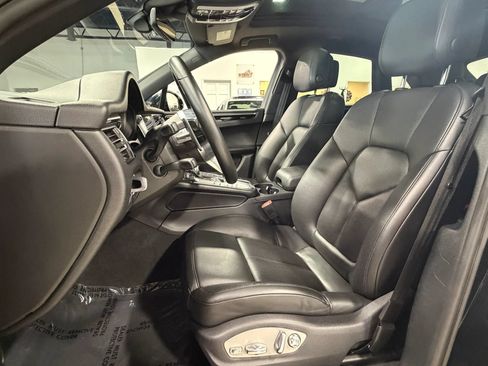 Used 2021 Porsche Macan AWD/4WD image 7