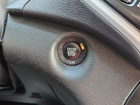 Used 2017 Jeep Cherokee Trailhawk image 16