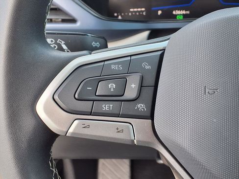 Certified 2024 Volkswagen Taos SE w/ Panoramic Sunroof Package image 20