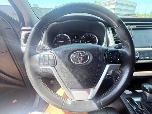 Used 2015 Toyota Highlander Limited AWD/4WD image 15