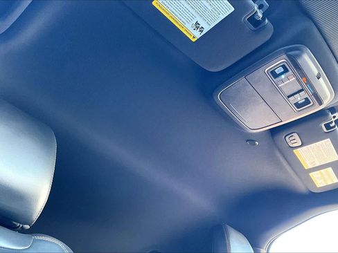 Used 2025 Ford Explorer ST-Line w/ Premium Package image 14