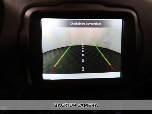 Used 2022 Jeep Renegade Latitude w/ Convenience Group AWD/4WD image 5