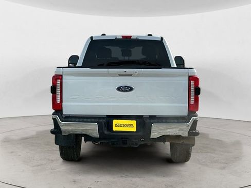Certified 2025 Ford F350 Lariat w/ FX4 Off-Road Package image 4