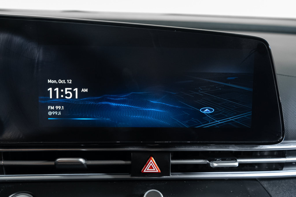 Certified 2023 Hyundai Elantra Limited w/ Cargo Package FWD image 31