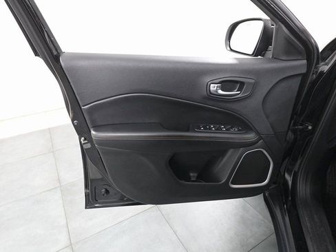 Used 2019 Jeep Compass Latitude image 8