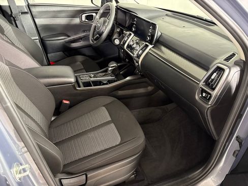Used 2023 Kia Sorento LX FWD image 18