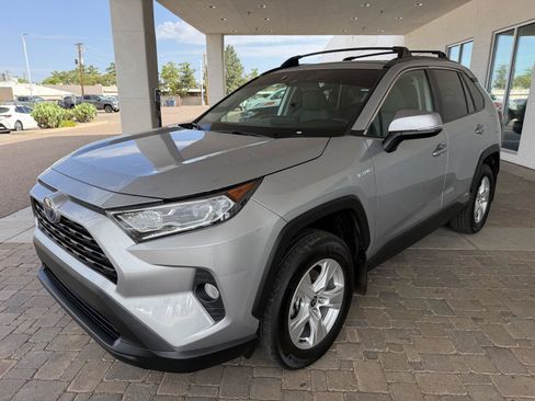 Used 2021 Toyota RAV4 XLE w/ Convenience Package AWD/4WD image 1