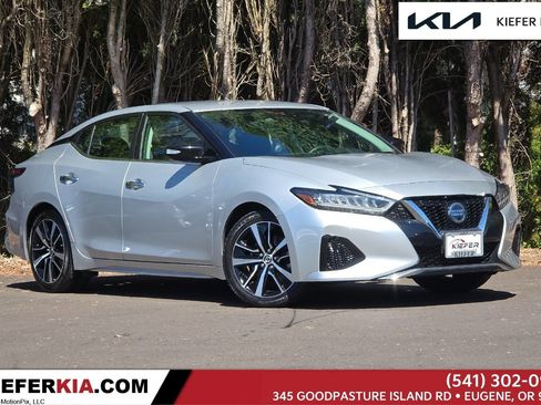Used 2022 Nissan Maxima SV w/ Floor Mat Group FWD image 1