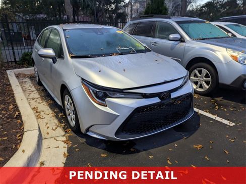 Used 2020 Toyota Corolla LE image 1