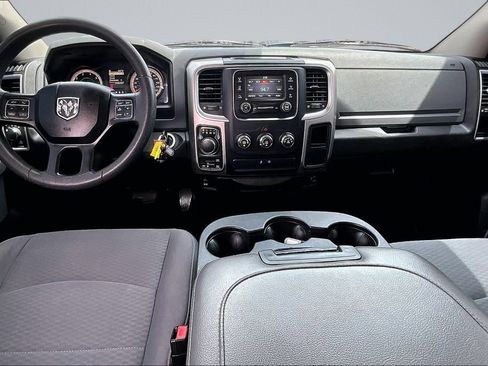Used 2019 RAM 1500 Classic SLT AWD/4WD image 12