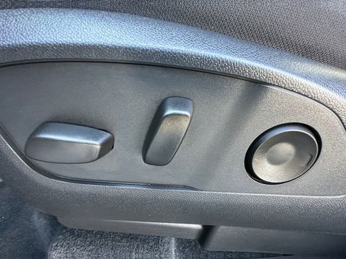 Used 2025 GMC Acadia Elevation image 10