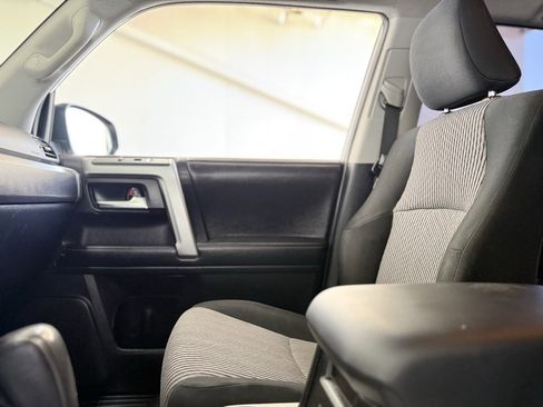 Used 2016 Toyota 4Runner SR5 image 36