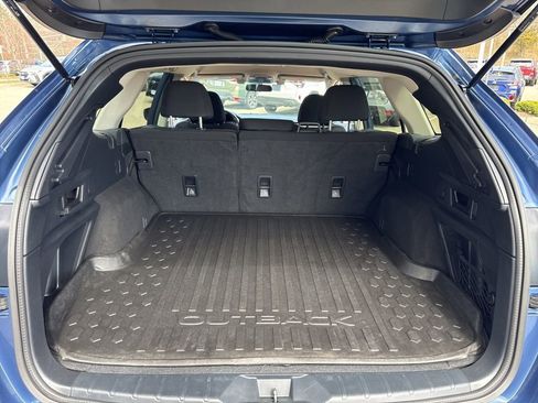 Used 2022 Subaru Outback Premium image 14