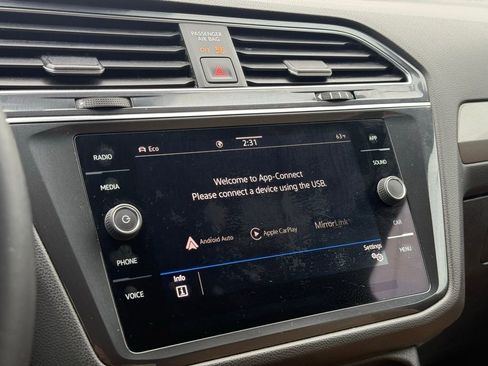 Used 2022 Volkswagen Tiguan SE image 45