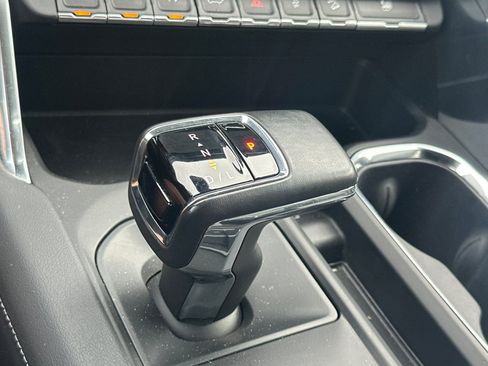 Used 2024 GMC Sierra 1500 Denali AWD/4WD image 32