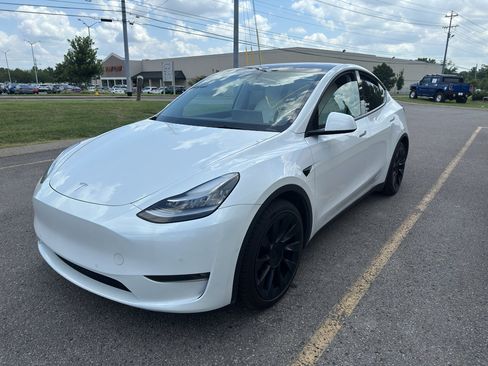 Used 2021 Tesla Model Y Long Range AWD/4WD image 7