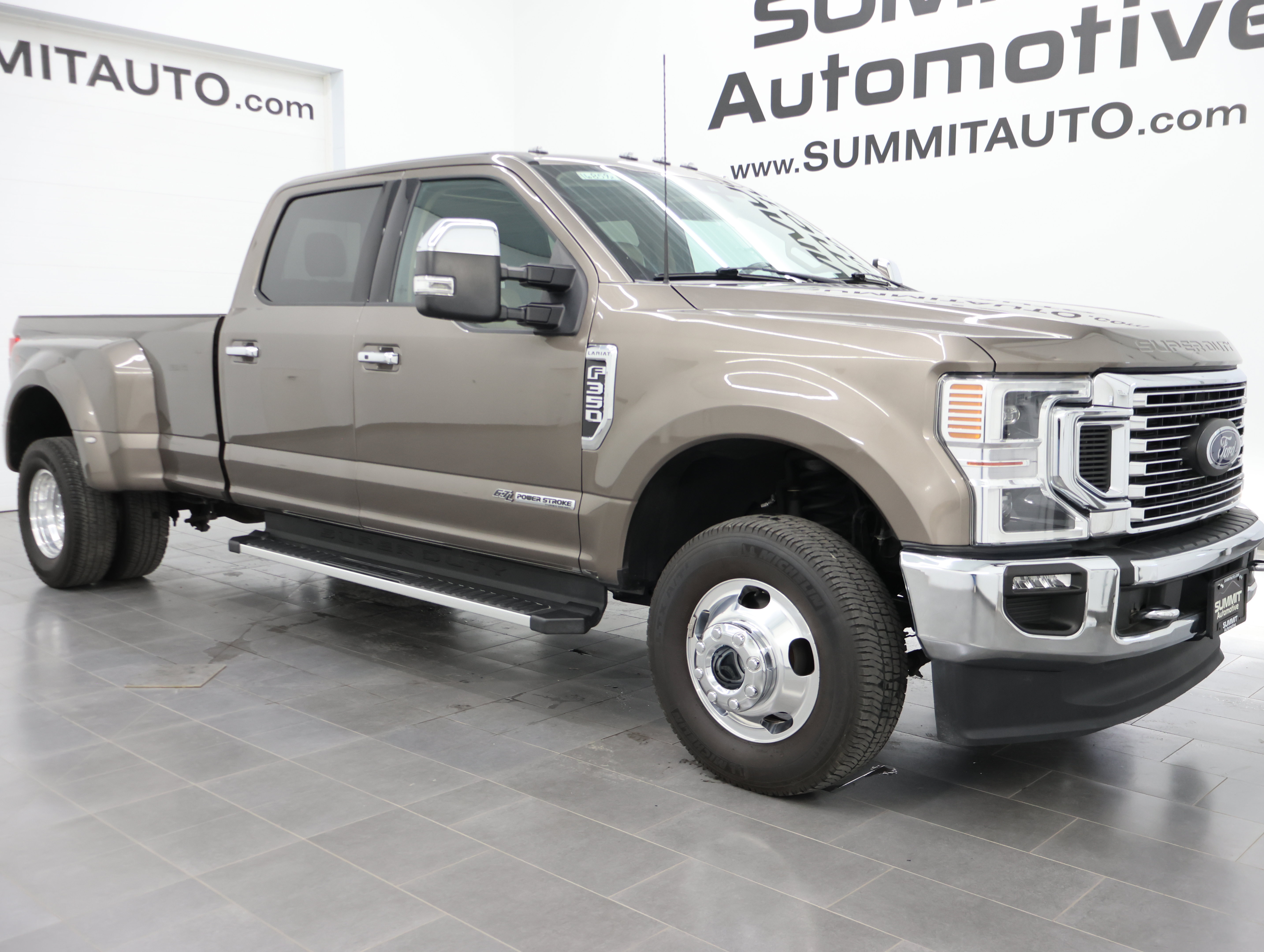 Used 2022 Ford F350 Lariat w/ Lariat Ultimate Package AWD/4WD image 2